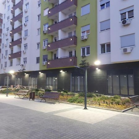Center Firefly Gardens Apartment ノヴィ・サド エクステリア 写真