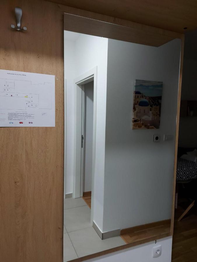Center Firefly Gardens Apartment ノヴィ・サド エクステリア 写真