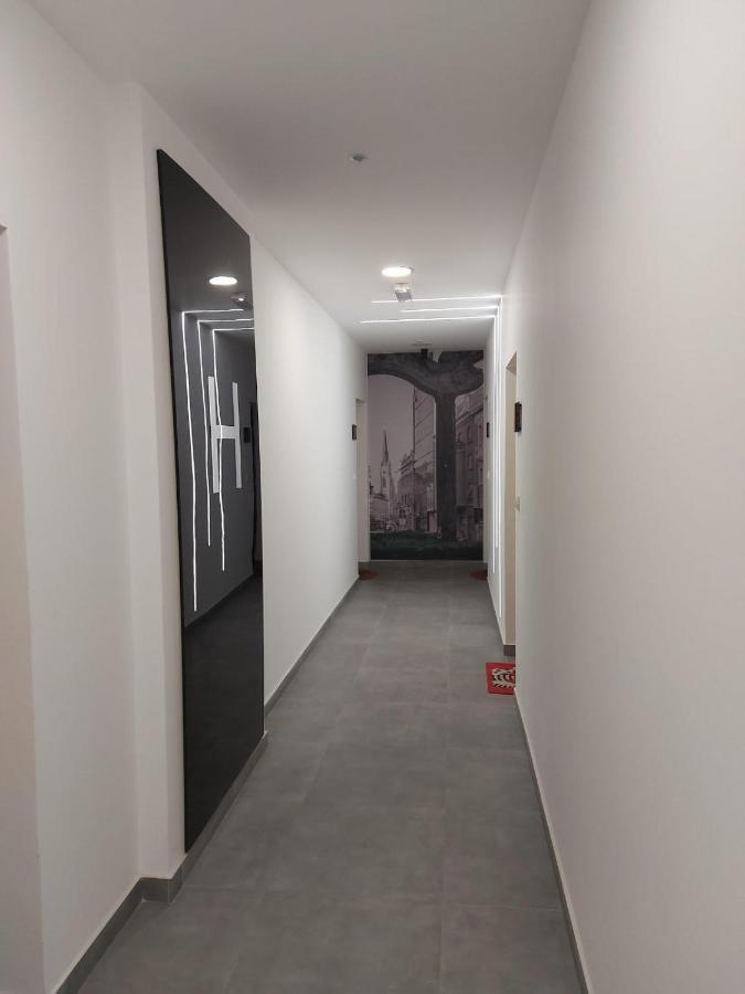 Center Firefly Gardens Apartment ノヴィ・サド エクステリア 写真